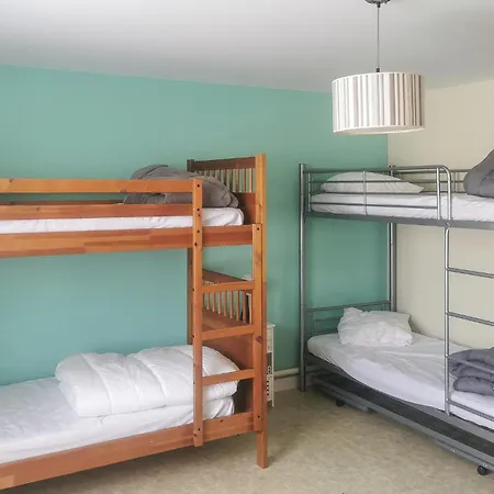 4 Bedroom In Laiguillon La Presquile