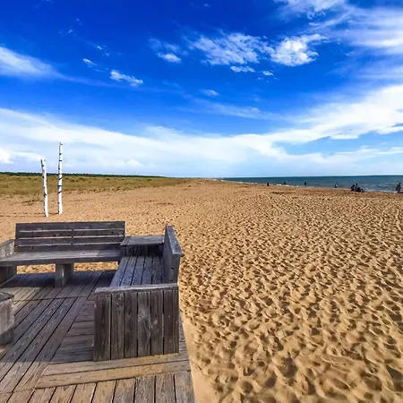 4 Bedroom In La Presqu' * LʼAiguillon-sur-Mer